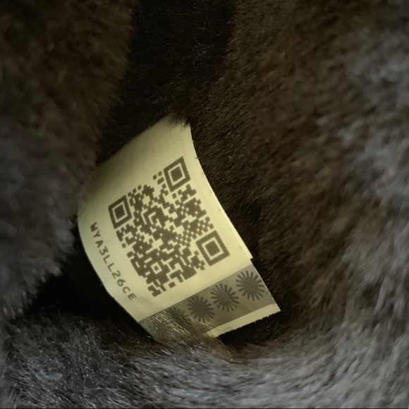 UGG Chocolate Bailey Button II Boots - Picture 8 of 8